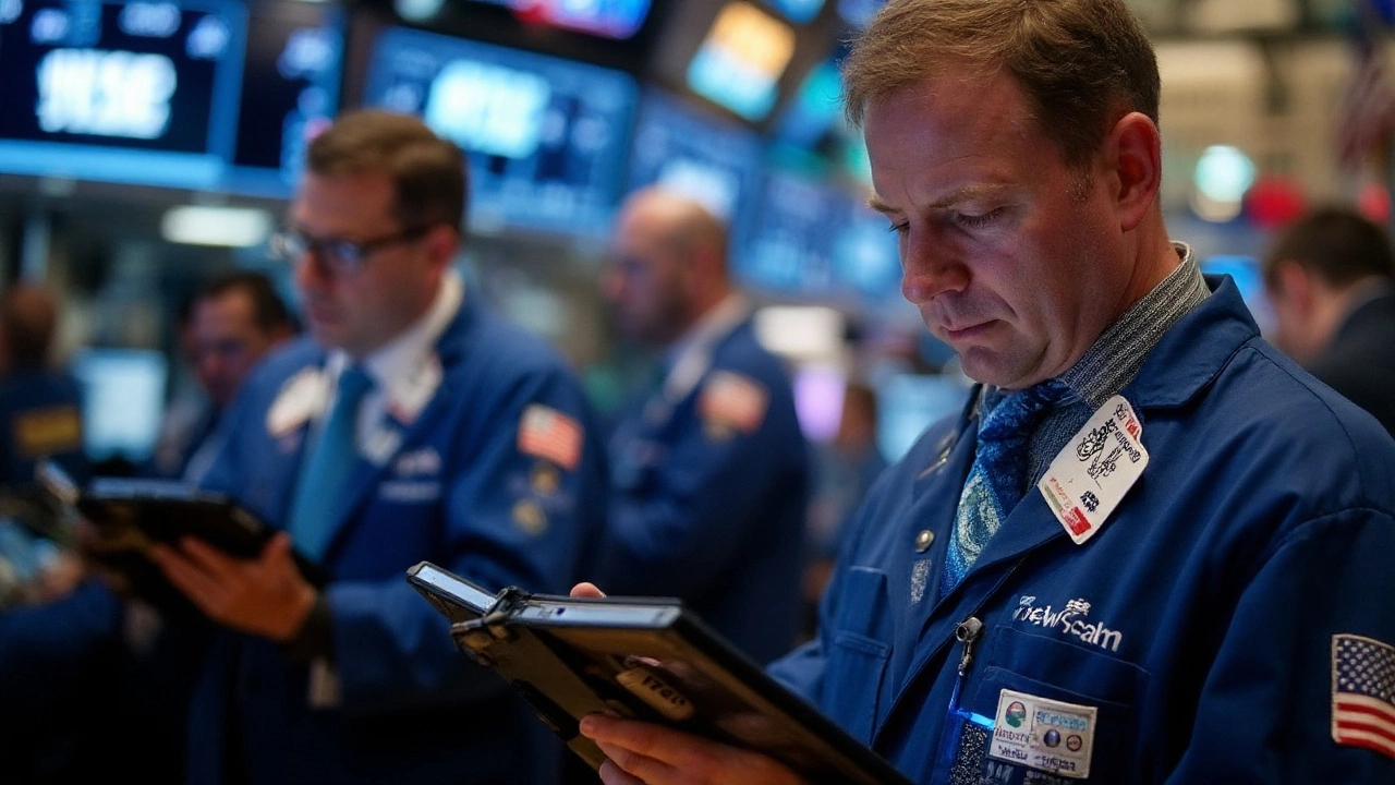 Dollar Falls as 30-Year Treasury Yield Climbs on Fed Board Fight